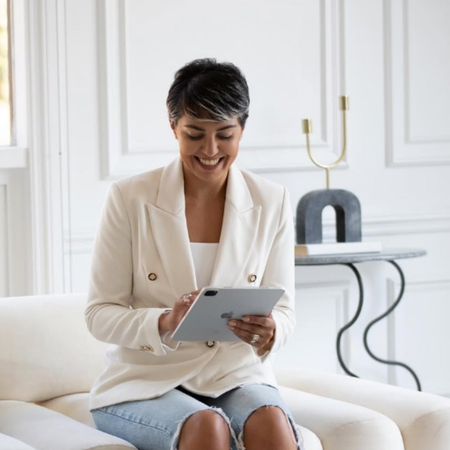 An advisor guiding a client through a structured financial clarity session